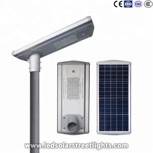Lampadaire solaire intégré